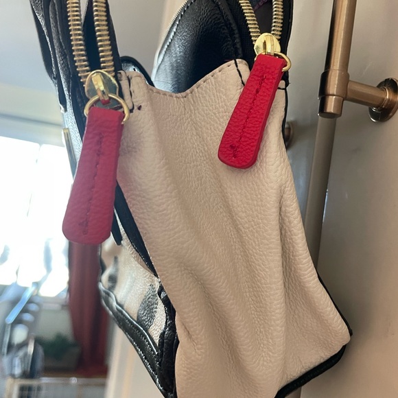 Betsy Johnson hand bag - Picture 3 of 8